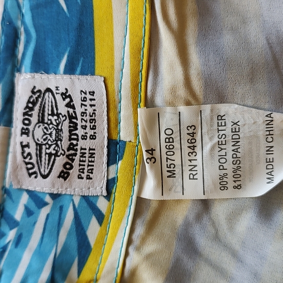 Just Bones board shorts sz 34 Hawaiian print - Picture 7 of 7